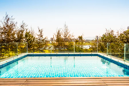 Cost of Glass Pool Fence Repair in Ives Estates, FL